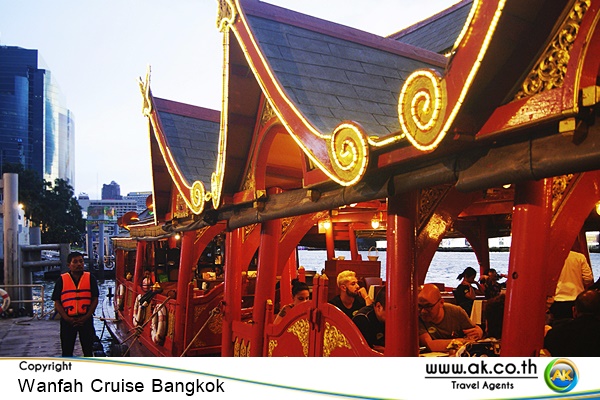 Wanfah Cruise Bangkok006