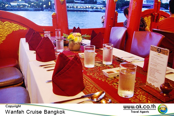 Wanfah Cruise Bangkok007