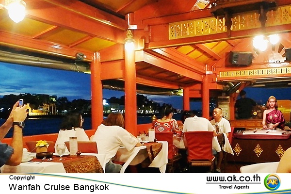Wanfah Cruise Bangkok014