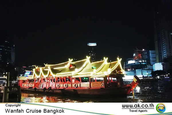 Wanfah Cruise Bangkok037