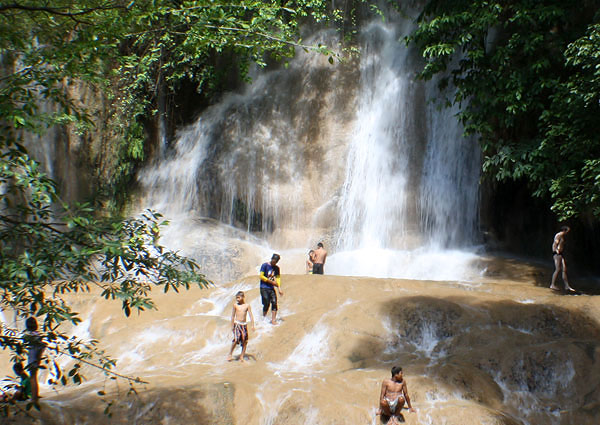 saiyok-noi-waterfall