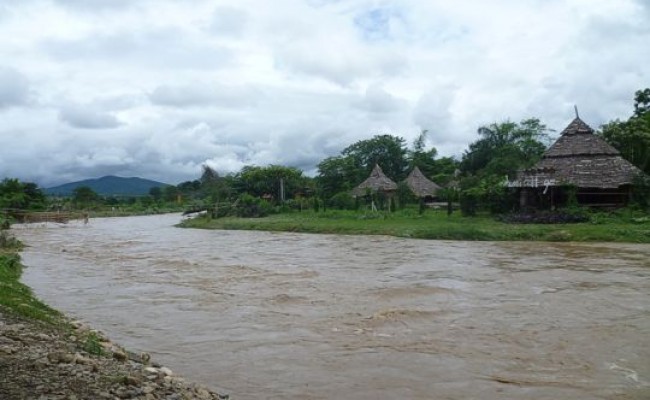 Pai-River-Flood-top-650x400